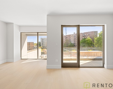 960 franklin ave #213 - Photo Thumbnail 2