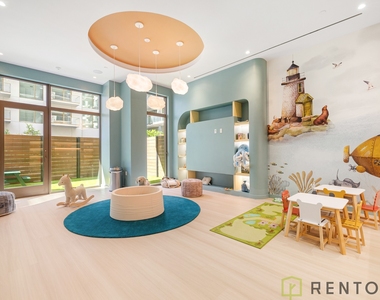 960 franklin ave #213 - Photo Thumbnail 12