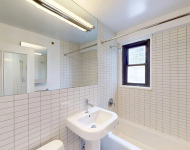 222 East 39th Street - Photo Thumbnail 5