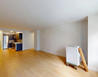 222 East 39th Street - Photo Thumbnail 2