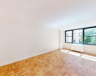 333 East 49th Street - Photo Thumbnail 1