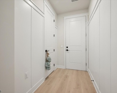 161 Jasmine Drive - Photo Thumbnail 4