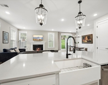 161 Jasmine Drive - Photo Thumbnail 13