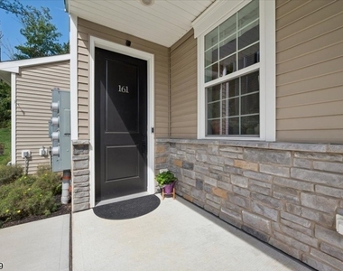 161 Jasmine Drive - Photo Thumbnail 3