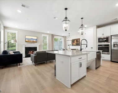 161 Jasmine Drive - Photo Thumbnail 5