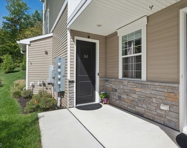 161 Jasmine Drive - Photo Thumbnail 2