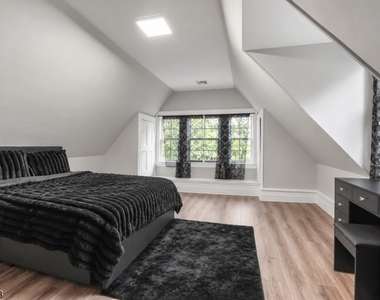 1 Franklin Pl - Photo Thumbnail 11