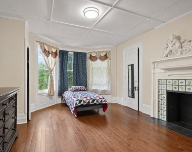 1 Franklin Pl - Photo Thumbnail 4