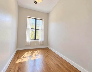 241 Jefferson Street - Photo Thumbnail 5