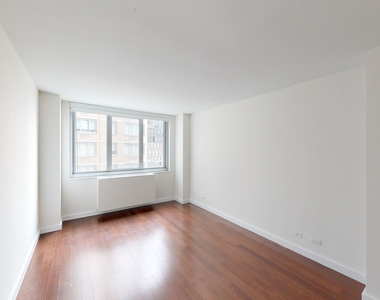 401 E 34th St - Photo Thumbnail 3