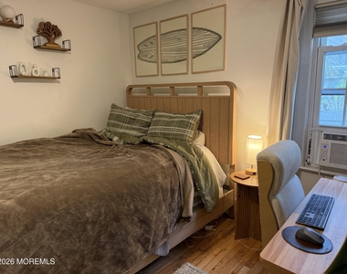 805 Dudley Lane - Photo Thumbnail 8