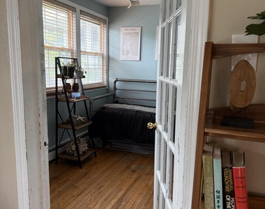 805 Dudley Lane - Photo Thumbnail 3