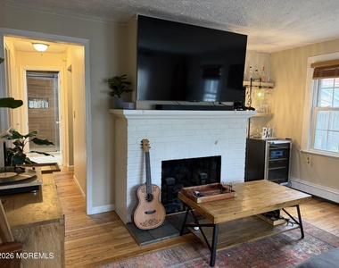 805 Dudley Lane - Photo Thumbnail 5