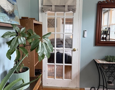 805 Dudley Lane - Photo Thumbnail 2