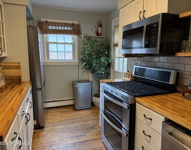 805 Dudley Lane - Photo Thumbnail 13