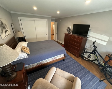 303 Sunset Avenue - Photo Thumbnail 5