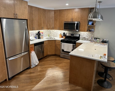 303 Sunset Avenue - Photo Thumbnail 3