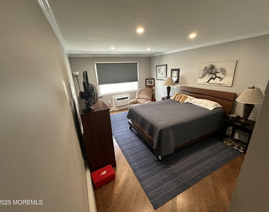 303 Sunset Avenue - Photo Thumbnail 4