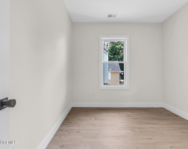 817 Central Avenue - Photo Thumbnail 13