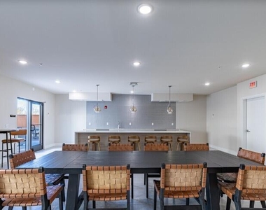 185 Morris Avenue - Photo Thumbnail 8