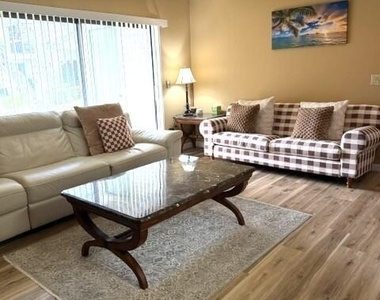 401 Sunshine Court - Photo Thumbnail 2