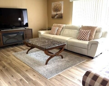 401 Sunshine Court - Photo Thumbnail 1