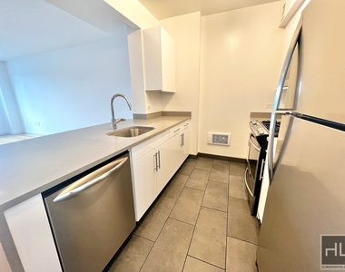 West 57th Street - Photo Thumbnail 2