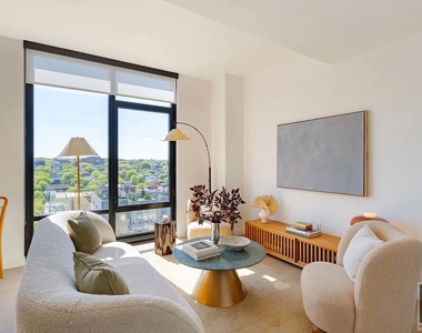 4th Avenue - Photo Thumbnail 2