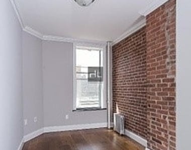 West 53 Street - Photo Thumbnail 2