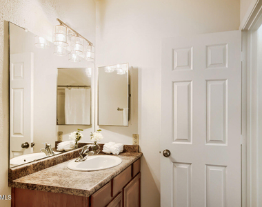 1825 W Ray Road - Photo Thumbnail 15
