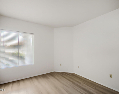 1825 W Ray Road - Photo Thumbnail 10