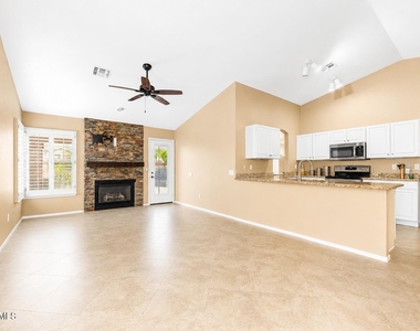 6322 W Potter Drive - Photo Thumbnail 6