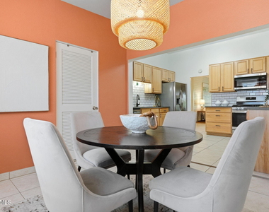 1201 E Rose Lane - Photo Thumbnail 4