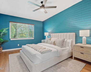 1201 E Rose Lane - Photo Thumbnail 10