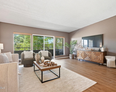 1201 E Rose Lane - Photo Thumbnail 3