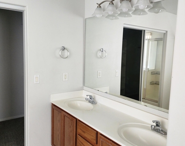 11229 W Chase Drive - Photo Thumbnail 7