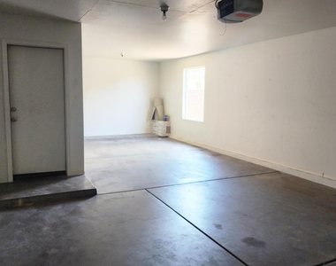 11229 W Chase Drive - Photo Thumbnail 12