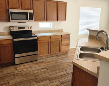 11229 W Chase Drive - Photo Thumbnail 3