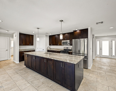 8714 E Clarendon Avenue - Photo Thumbnail 10