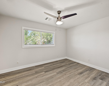 8714 E Clarendon Avenue - Photo Thumbnail 22