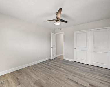 8714 E Clarendon Avenue - Photo Thumbnail 25