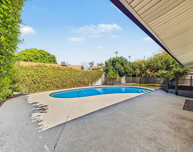 8714 E Clarendon Avenue - Photo Thumbnail 28