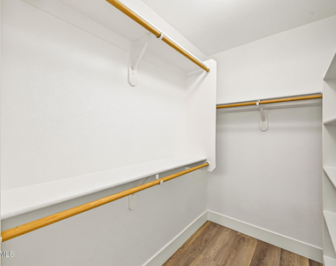 8714 E Clarendon Avenue - Photo Thumbnail 21