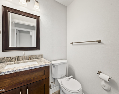 8714 E Clarendon Avenue - Photo Thumbnail 14