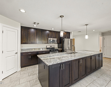 8714 E Clarendon Avenue - Photo Thumbnail 12
