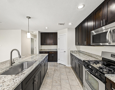 8714 E Clarendon Avenue - Photo Thumbnail 9