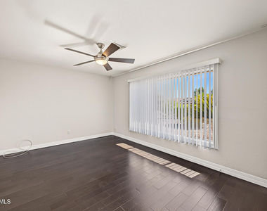 8714 E Clarendon Avenue - Photo Thumbnail 4