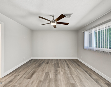 8714 E Clarendon Avenue - Photo Thumbnail 16