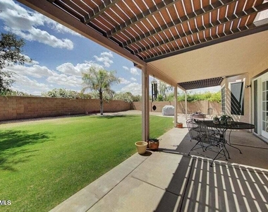 1261 W Canary Way - Photo Thumbnail 5