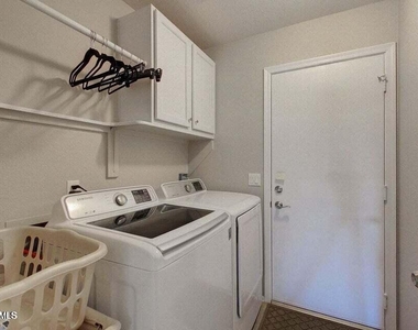 1261 W Canary Way - Photo Thumbnail 8